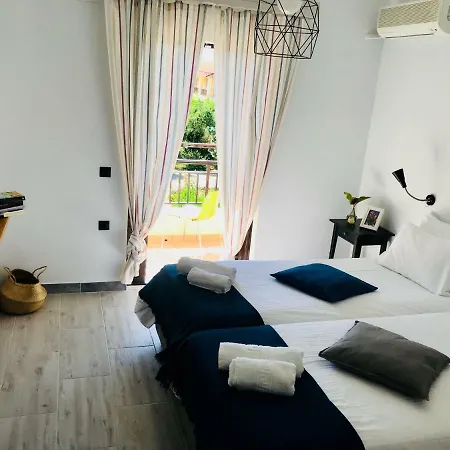 Nikoleta's Corfu Апартаменты *